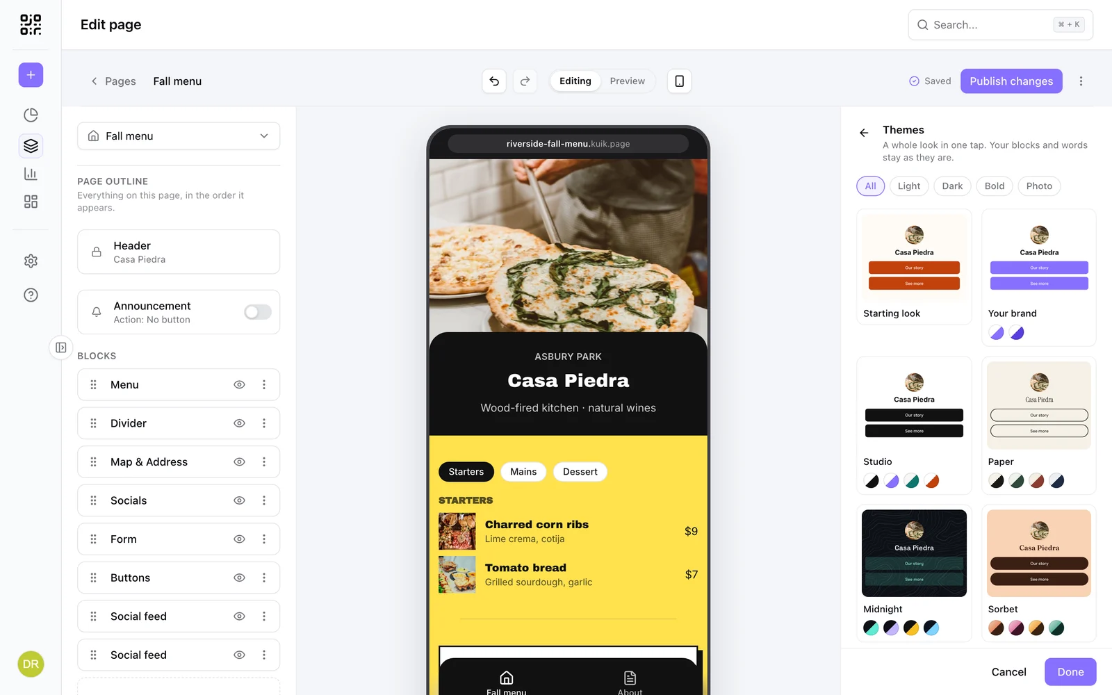 The themes in the settings column of the KuikPage editor, Poster applied on the phone and named on the Theme card